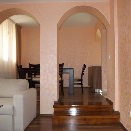 Hotel Kichika Rudozem Екстер'єр фото