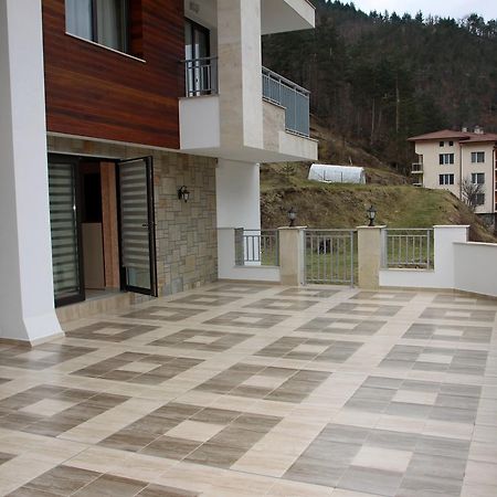 Hotel Kichika Rudozem Екстер'єр фото